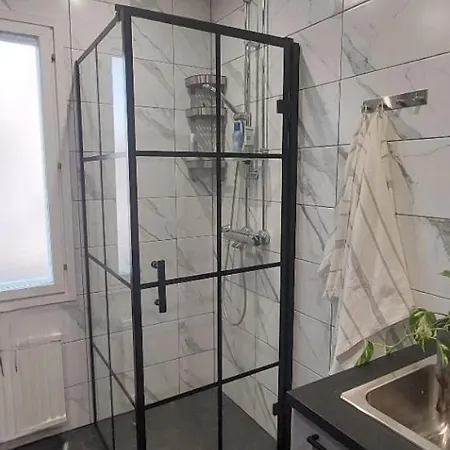 Peaceful And Furnished 80m2 3-room With Free Parking *