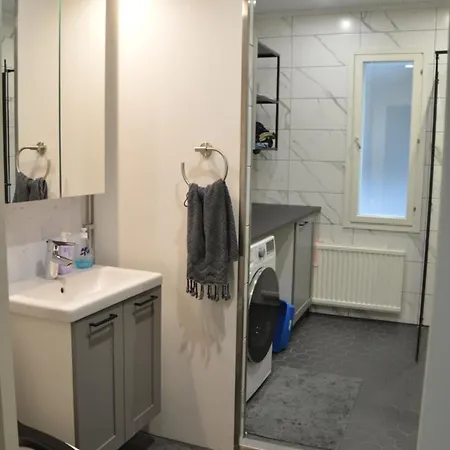 Peaceful And Furnished 80m2 3-room With Free Parking Huoneisto *