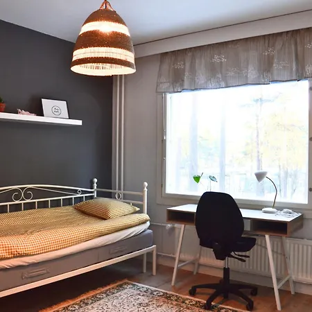 Peaceful And Furnished 80m2 3-room With Free Parking 公寓 *